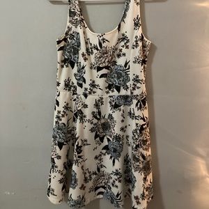 Short dress from Divided